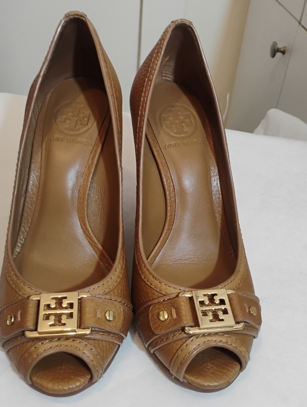 Tory Burch Carnell Peep Toe Wedge Size 6M - Picture 12 of 13
